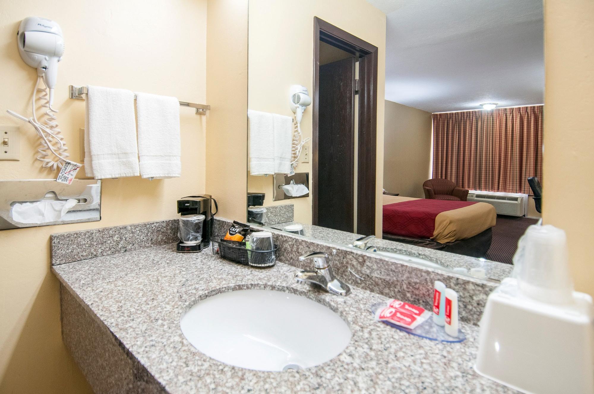 Econo Lodge Near Missouri University Of Science And Technology Ролла Экстерьер фото